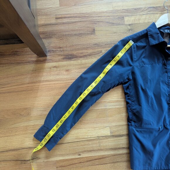 Mountain Hardware Women's Navy Canyon Long Sleeve Sun Shirt, Small - Picture 7 of 9